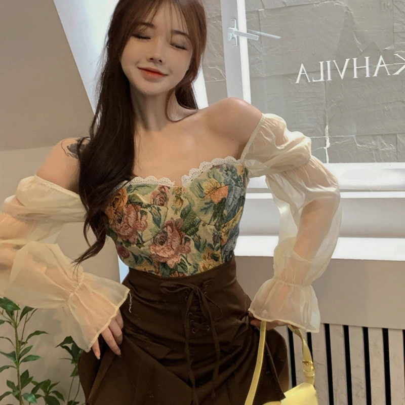 

Sweet Lace Lace Long-Sleeved Shirt Women's Summer Stitching Temperament Slim Fit And Thin One-Shoulder Oil Painting Short Top
