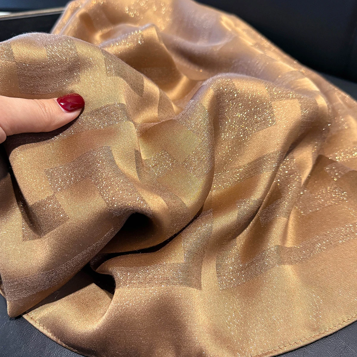 2025 Neuester seidiger Kopftuch-Schal für Damen, Bufanda, modischer Jacquard-Schal, ethnische Reise-Schals, bedruckt, dekorativer Sonnenschutz – Detail 9