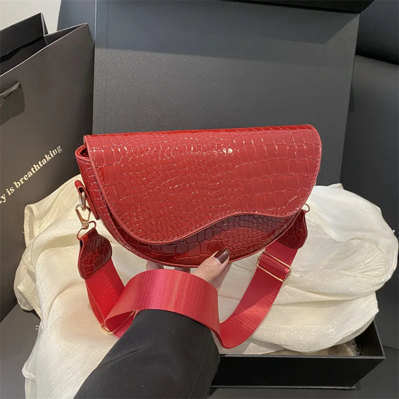 French niche handbag female new texture crossbody retro saddle bag fashion niche shoulder bag luxury for women