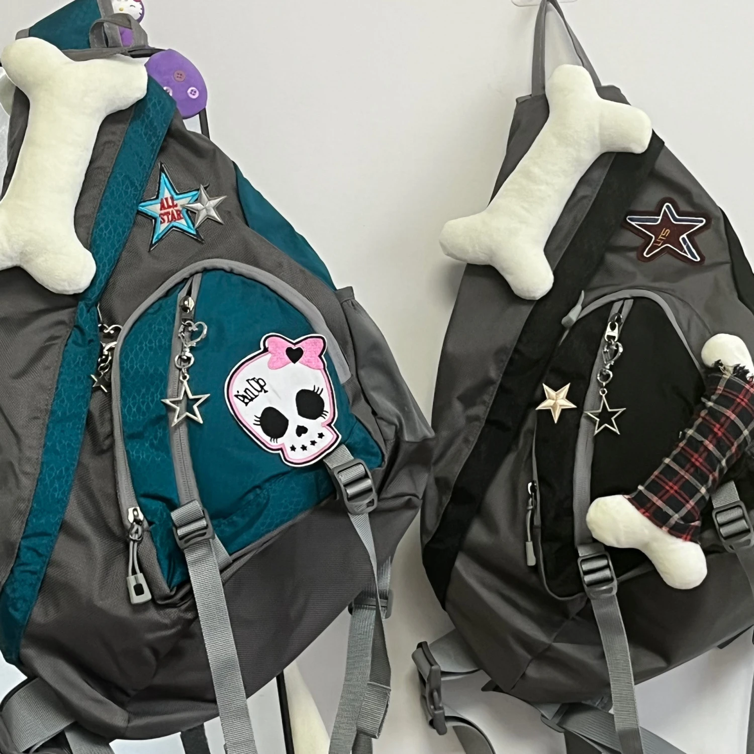 

Y2k Aesthetics Retro Skeleton Gothic Japanese High Capacity Backpack Women's Shoulder Bag Harajuku Street Backpack Chest Pack