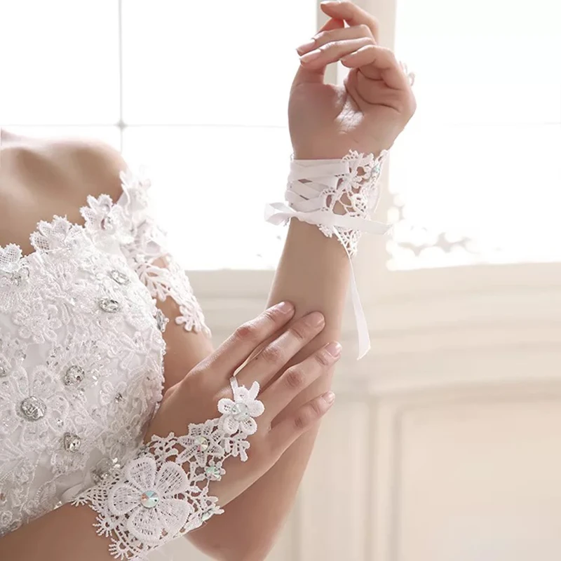 Elegant Lace Short White Fingerless Fashion Flower Girl Kid Child Student Party Performance Dancing Wedding Gloves