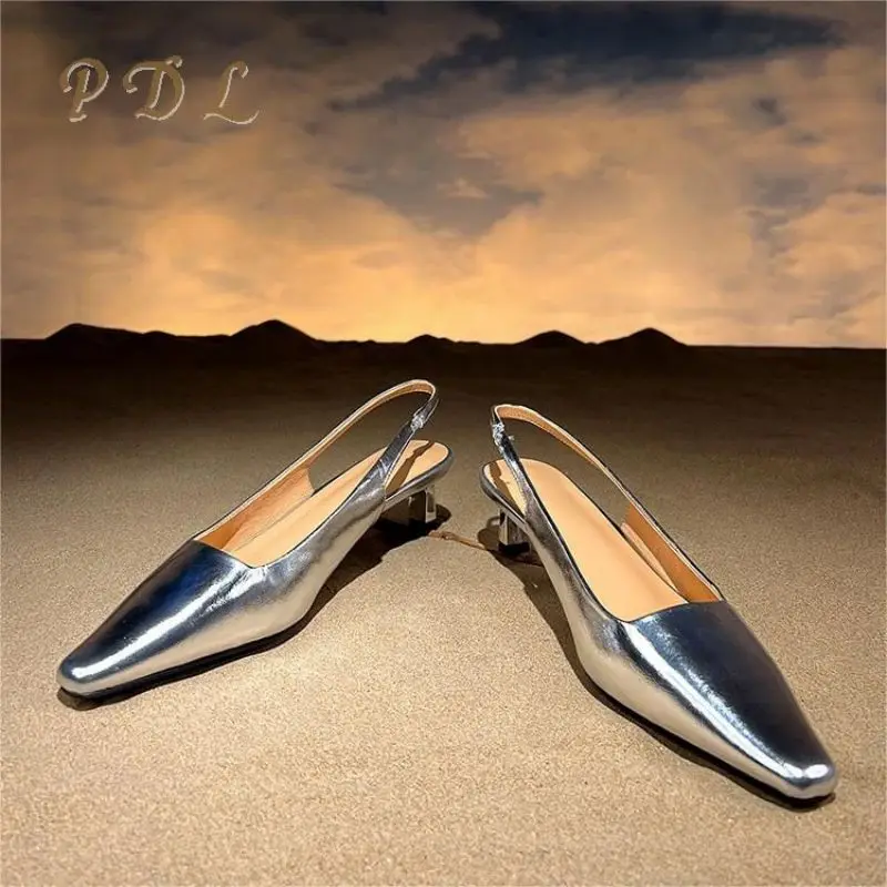 thumbnail image 1 of Zapatos de mujer de diseño, puntera puntiaguda, zapatos plateados de moda, sandalias de piel de oveja con tacón medio, zapatos de mujer cómodos y versátiles, 1 of 5