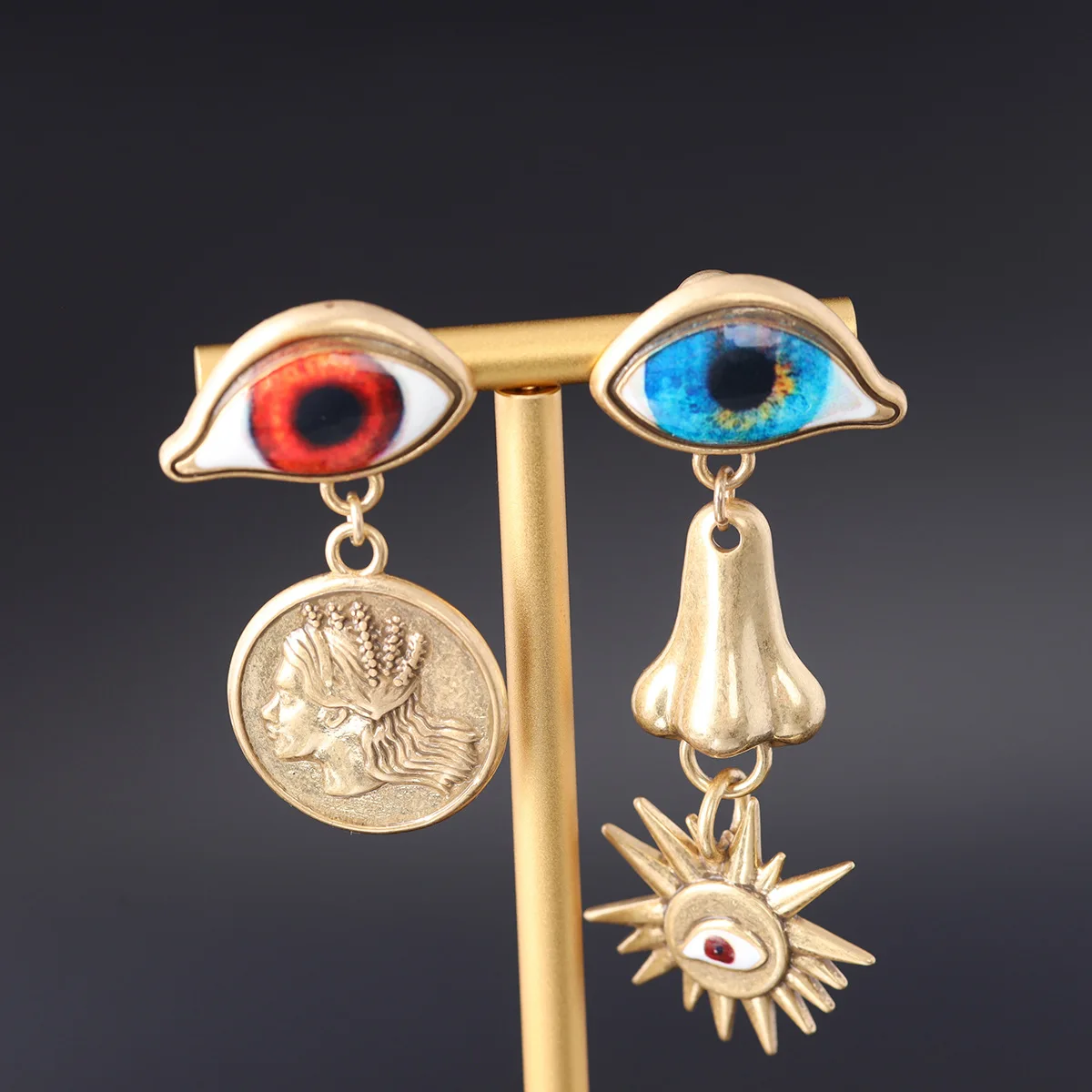 

Palace personality fashion with a mysterious high sense of the devil's eye earrings