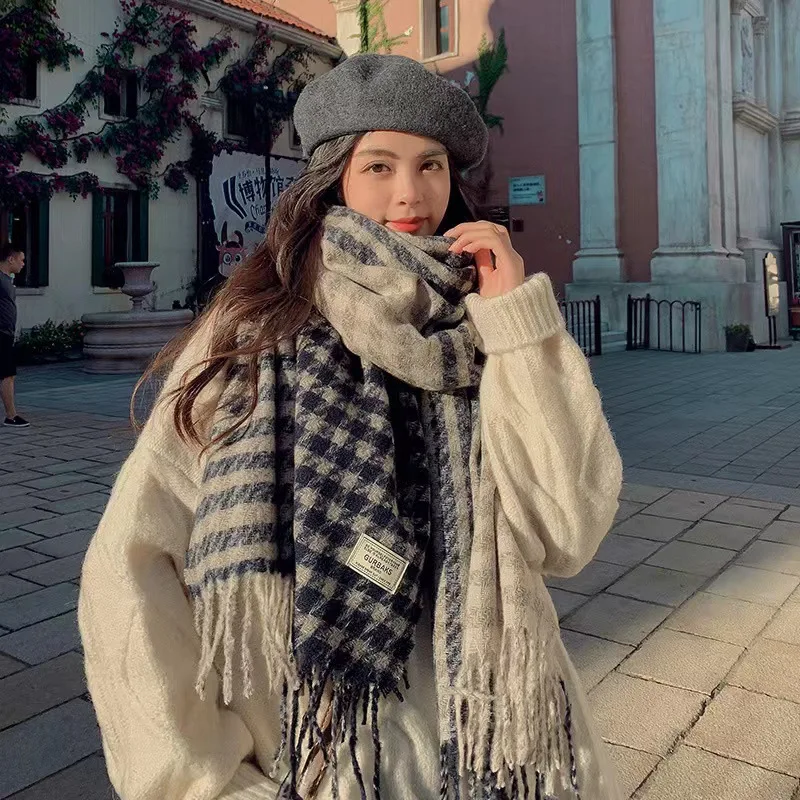

Autumn and Winter Korean Edition Trendy Tassel Scarf Black and White Plaid Elegant Lengthened and Widened Neck Protection Scarf