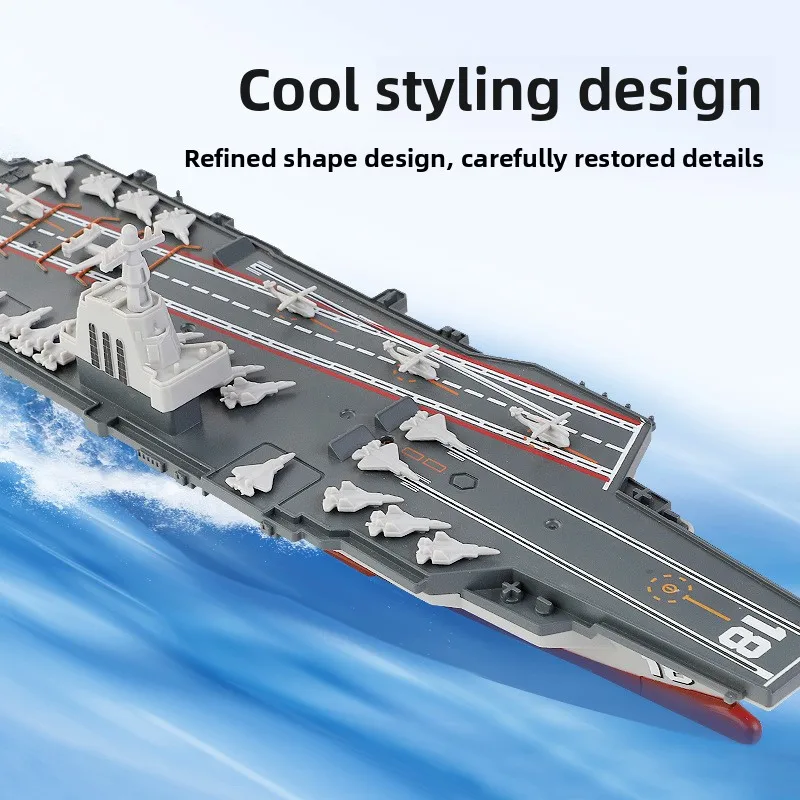 Bateau radiocommandé électrique avec batterie lithium 500mAh et fonction vidange, hélice en action.