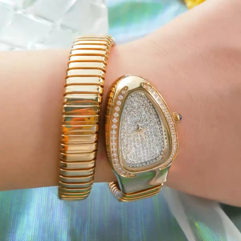 Elegent Snake Head 18K Gold Plated Womens Watches Lady Full Iced Out Diamond Dial Bezel Fexible Bracelet Quartz Watch for Women