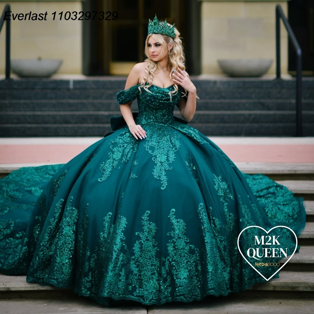green emerald velvet dress Nour Emerald Dress By Sonya Moda l High St. Hire main image 0