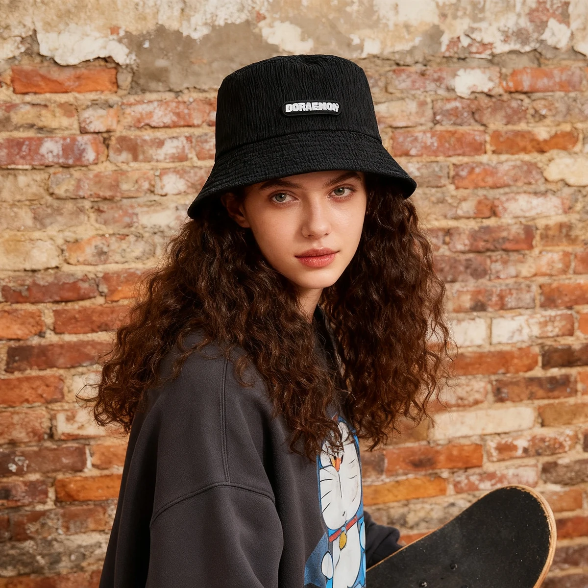 Japanese Retro Pleated Bucket Hat for Women, New Autumn and Winter Versatile Casual Artistic Sunshade Hat That Makes the Face Look Smaller, Suitable for Leisure Shopping and Strolling