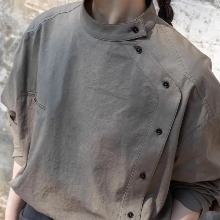 Loses Hemd mit schrägen Knöpfen, 2025, neues Damen-Pendler-Hochintellektuelles Outfit, einzigartiges, schönes und elegantes Oberteil – Detail 2