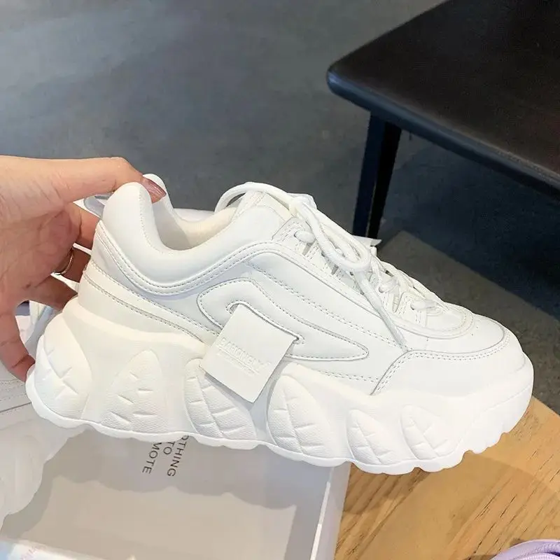 

Женские удобные кроссовки на платформе, Вулканизированная подошва, на шнуровке, повседневная обувь на осень, белые
