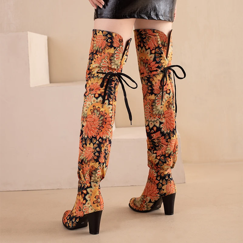 MACUBEZ – NOVARA Blumige Overknees für besondere Anlässe 4 39088-677594.jpg