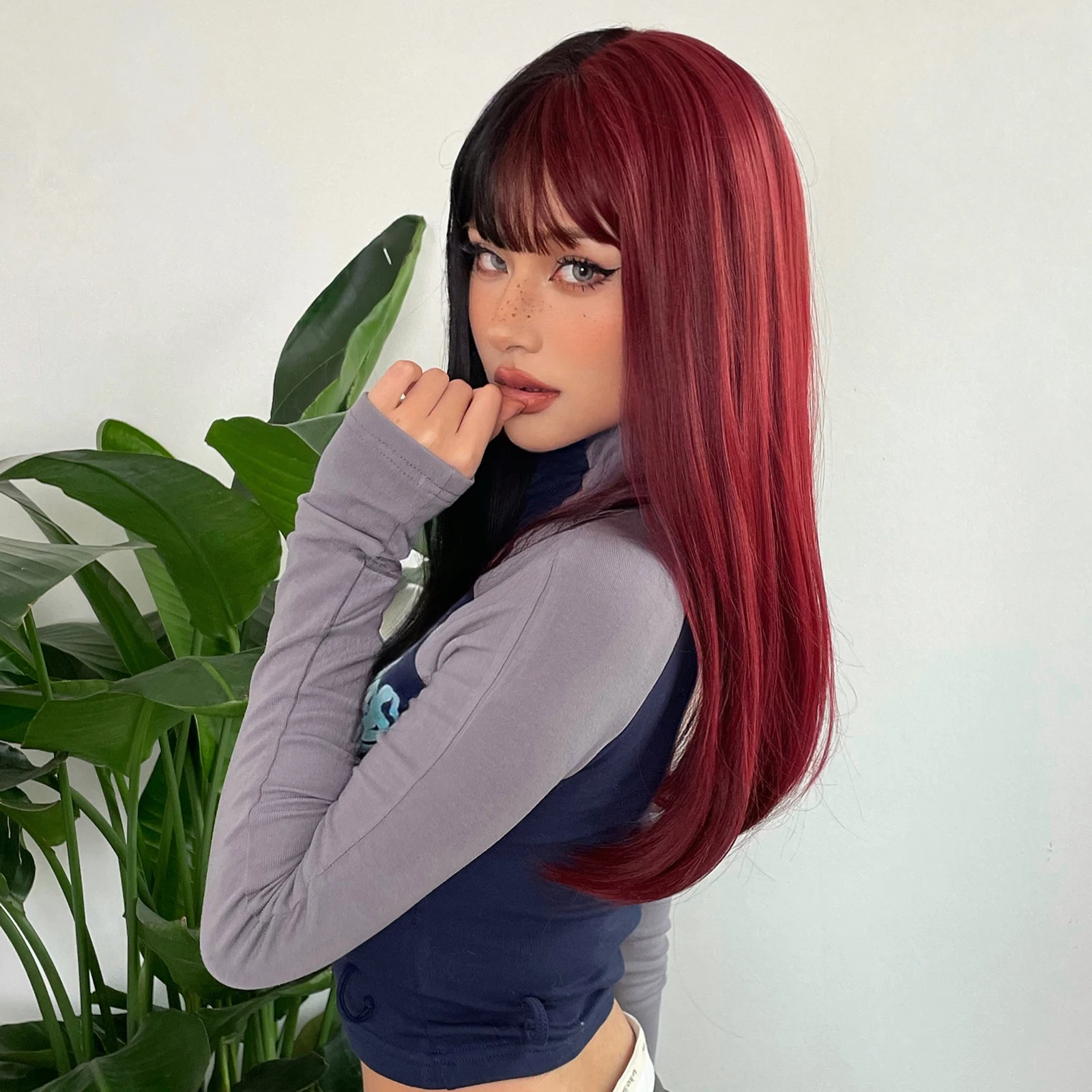 Perruque Longue Synthétique Rouge Foncé Avec Frange - Longueur 65cm - Bonnet Moyen - Neuf Sans étiquettes