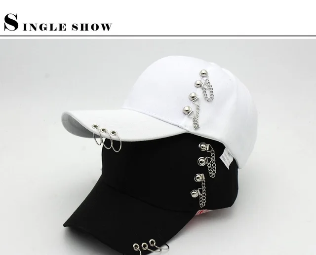 Tabby Cat In Cappello Della Bandiera Americana Immagine Stock