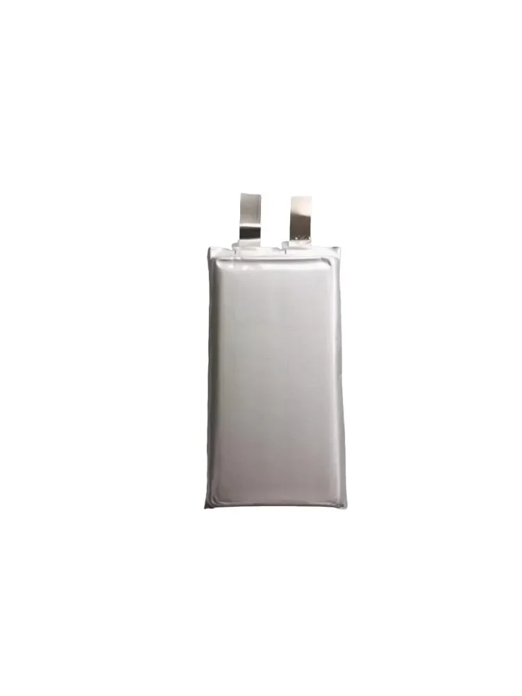 Batterie rechargeable 2375mAh 3.85V tenue en main, illustrant sa compacité pour le transport et le rangement.