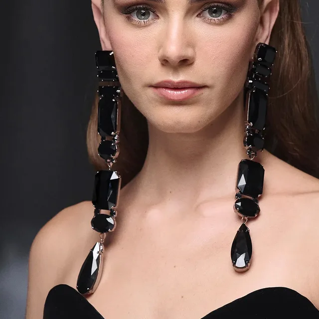 Stonefans Banquet Catwalk Black Crystal Earrings Dangle Jewelry Women Geometric Shape Exaggerated Long Tassel Earrings Party 3