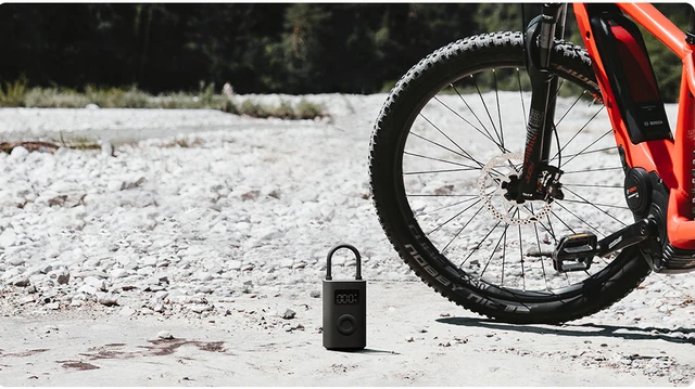 Compressore Aria Portatile Auto Pompa Aria Elettrica Wireless Ricaricabile 150PSI - Per Pneumatici Auto, Bici, Gonfiabili, Batteria 6000mAh, Portatile Pompa Elettrica Batteria 6000mah - Foto 10