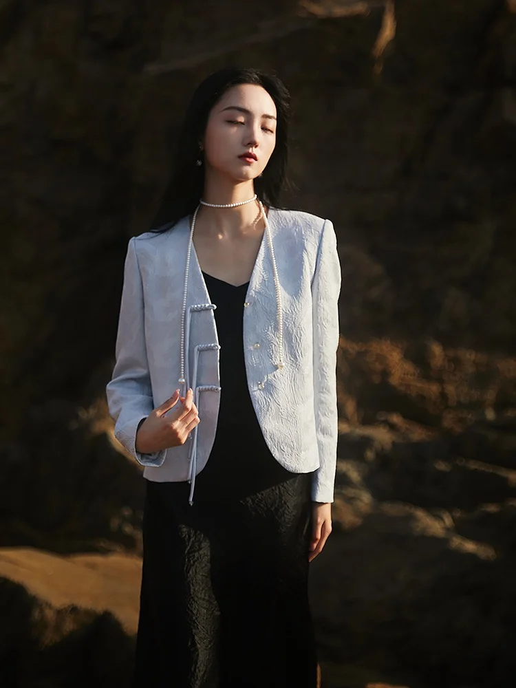 

2023 Spring/Summer Fashion New Women's Clothing Buckle Jacquard V-neck Long Sleeve Shirt Coat 0822