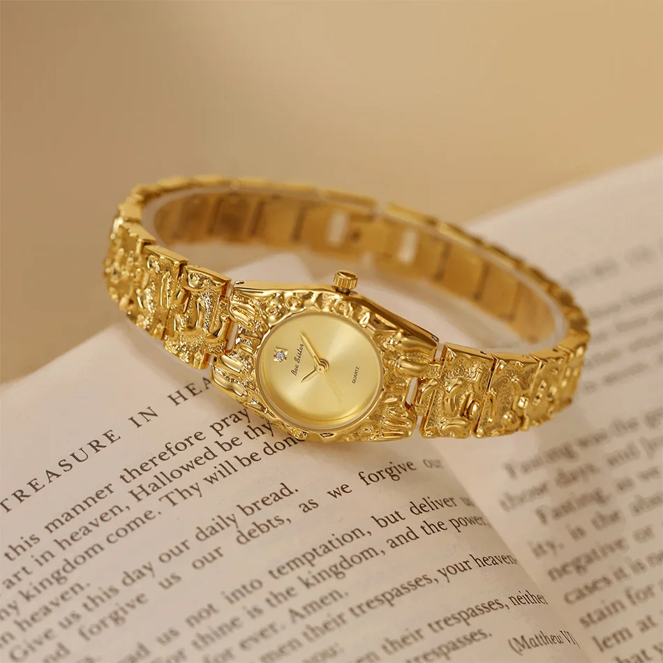 Retro Women's Quartz Watch Gold Silver Circular Dial Elegant_voghion.com