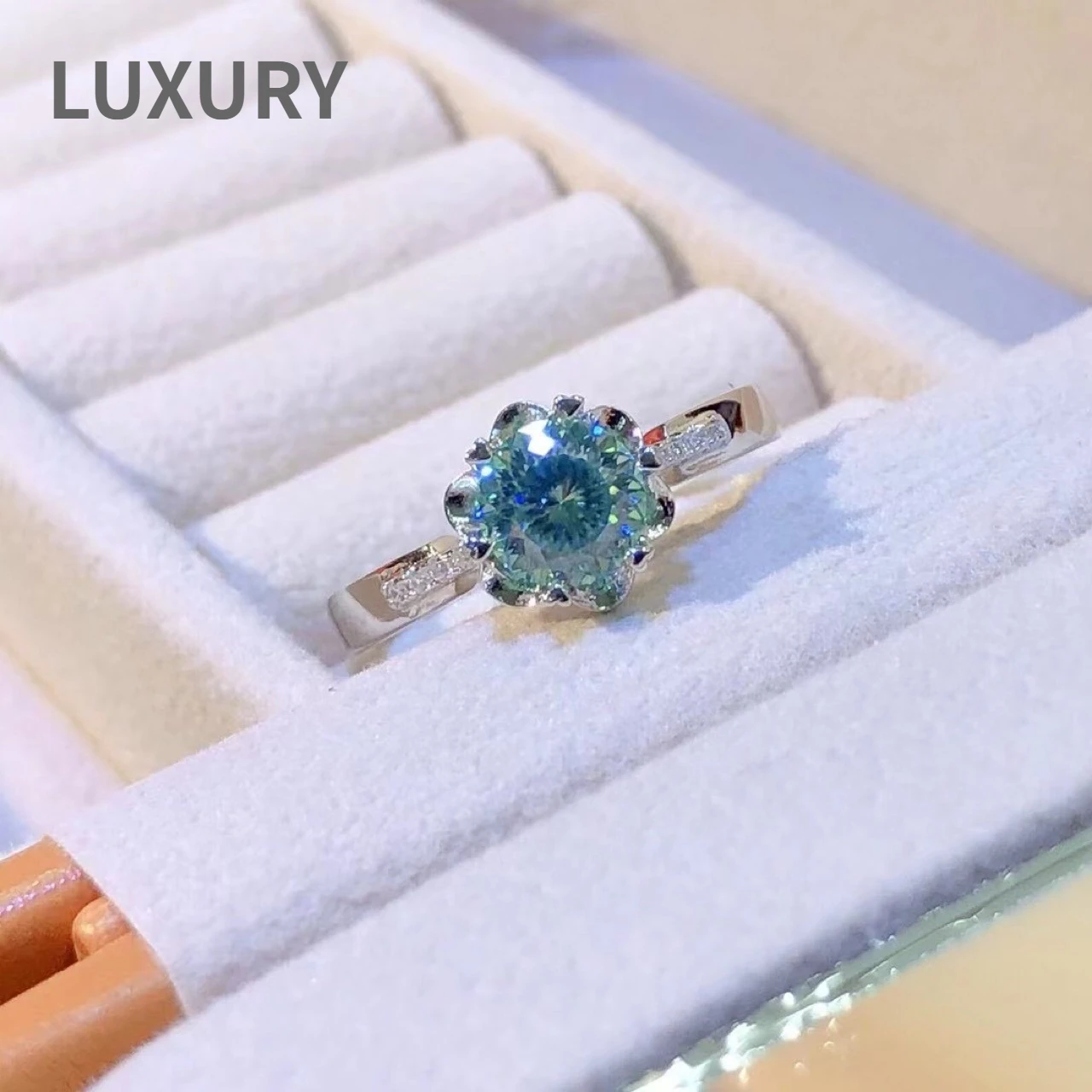 

Luxury Real S925 Sterling Silver Flower Green Moissanite Rings For Women Diamond Necklace For Girlfriend Birthday Gift CX945