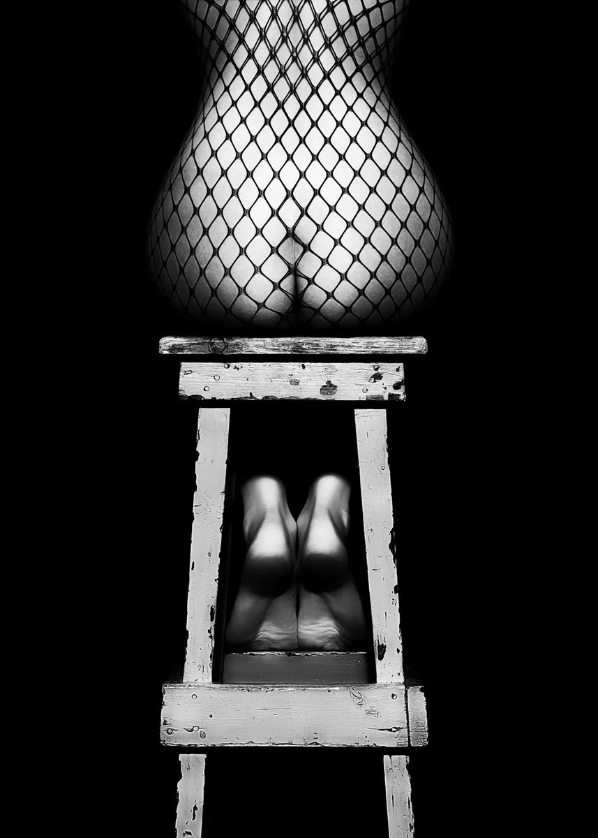 Elegant Monochrome Nude Art Canvas - Bedroom Wall Decor