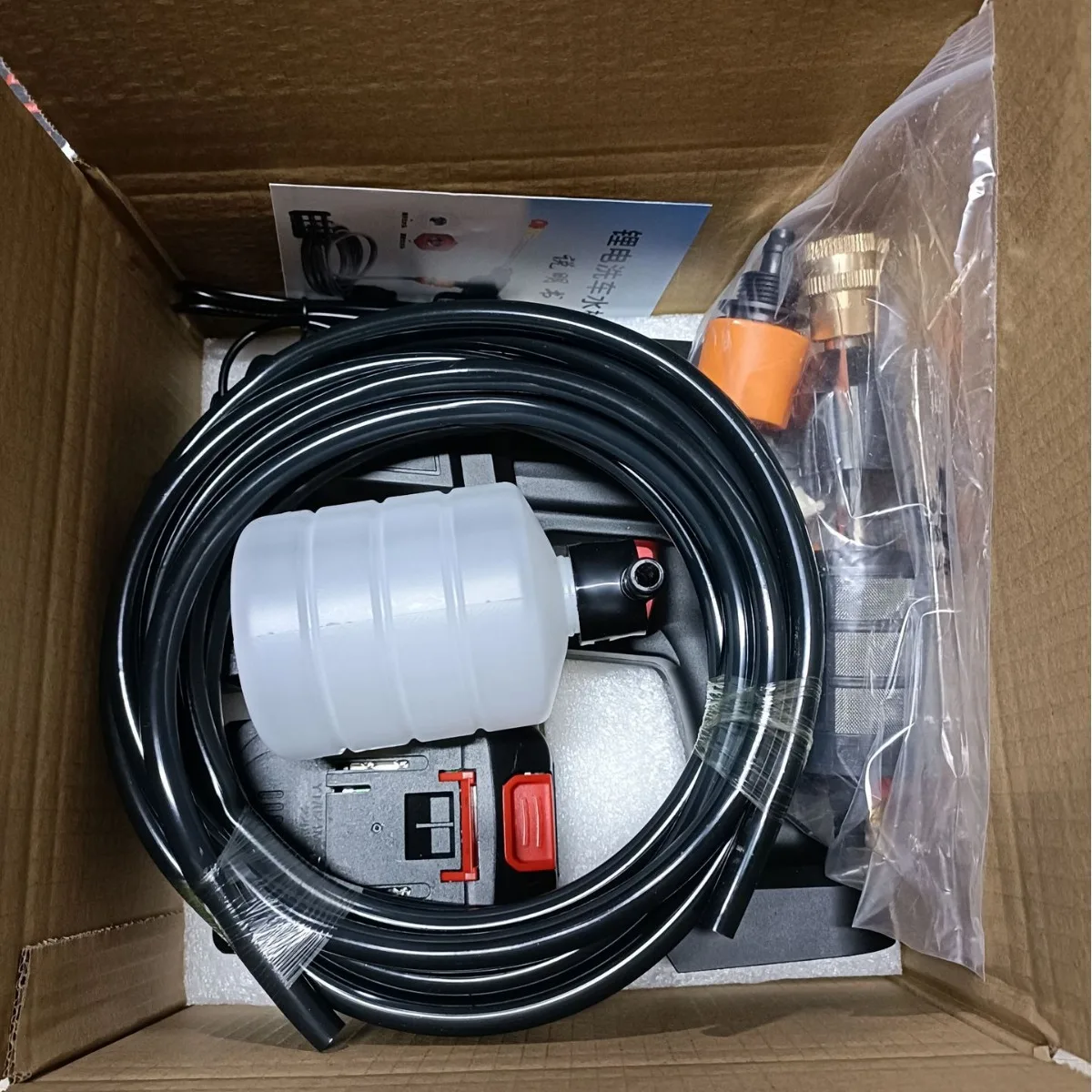 휴대용 무선 세차기 충전식 자동차 청소 도구 고압 워터 펌프 리튬 배터리 물총 카톤 포장