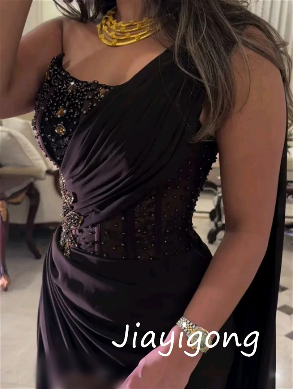 تخصيص رائعة جيرسي مطرزة الطية ألف خط واحد الكتف فس...