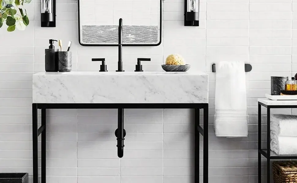 Towel Rack Image 1