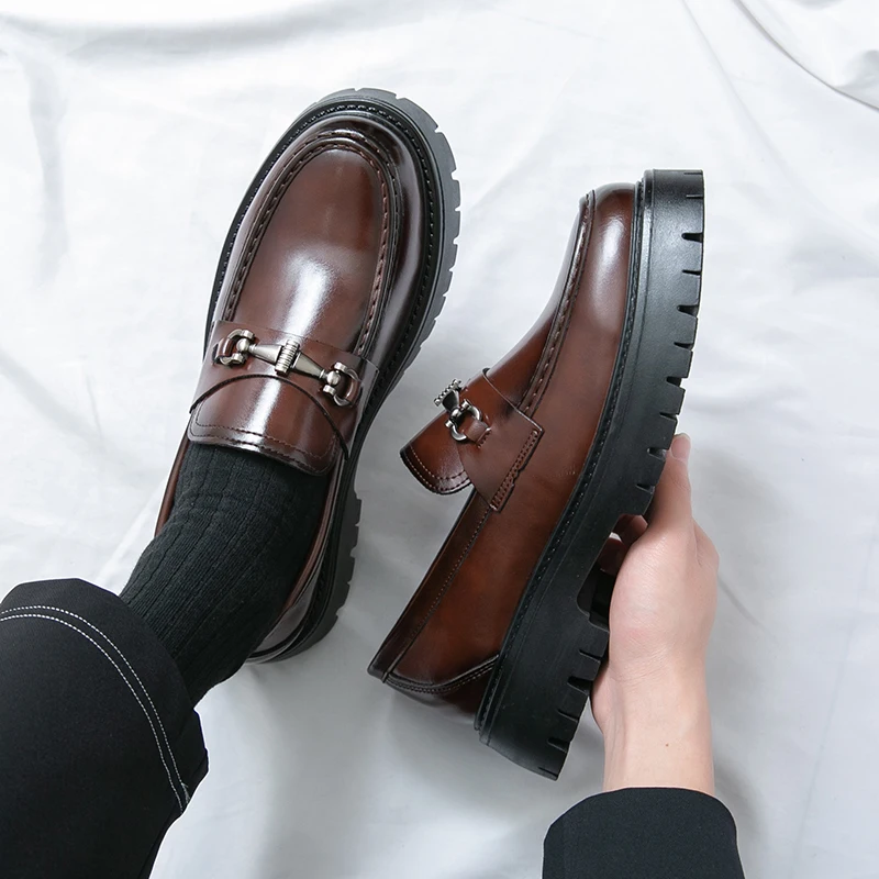 أحذية رجالية جديدة كاجوال بدون رباط ذات نعل سميك لزيادة الطول، أحذية جلدية أنيقة للأعمال، أحذية رسمية للرجال للارتداء الخارجي