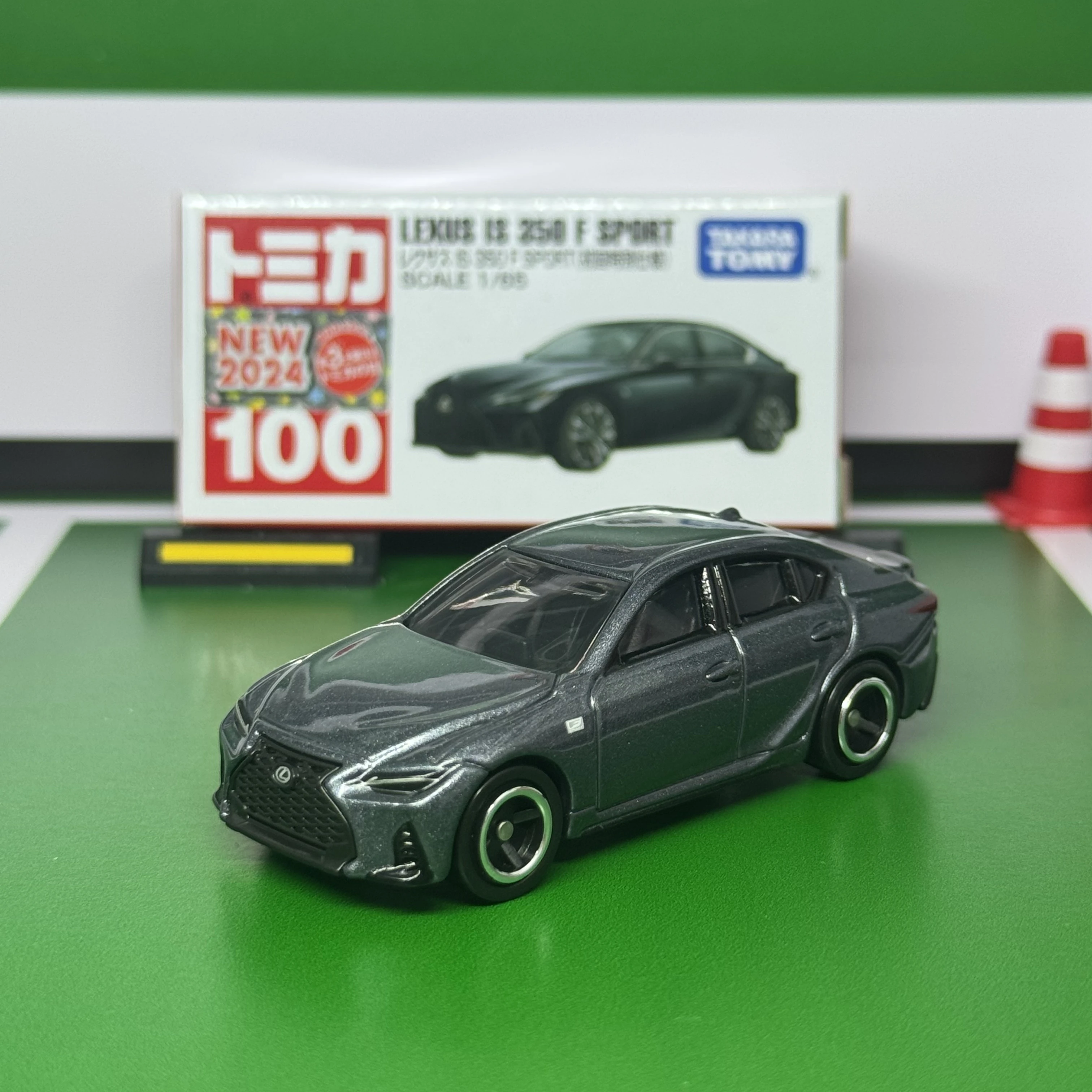 Takara Tomy Tomica No.100 Lexus IS 350 F Sport Car Alloy Motor Vehicle Diecast Metal Model Kids Xmas Gift Toys for Boys 3