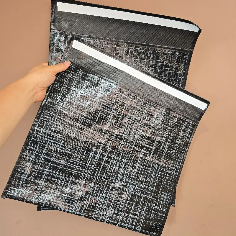 Sacs à poussière laminés PP personnalisés pour hommes, noirs, imperméables, anti-poussière, résistants à l'humidité, sacs d'emballage pour magasin de vêtements logistique