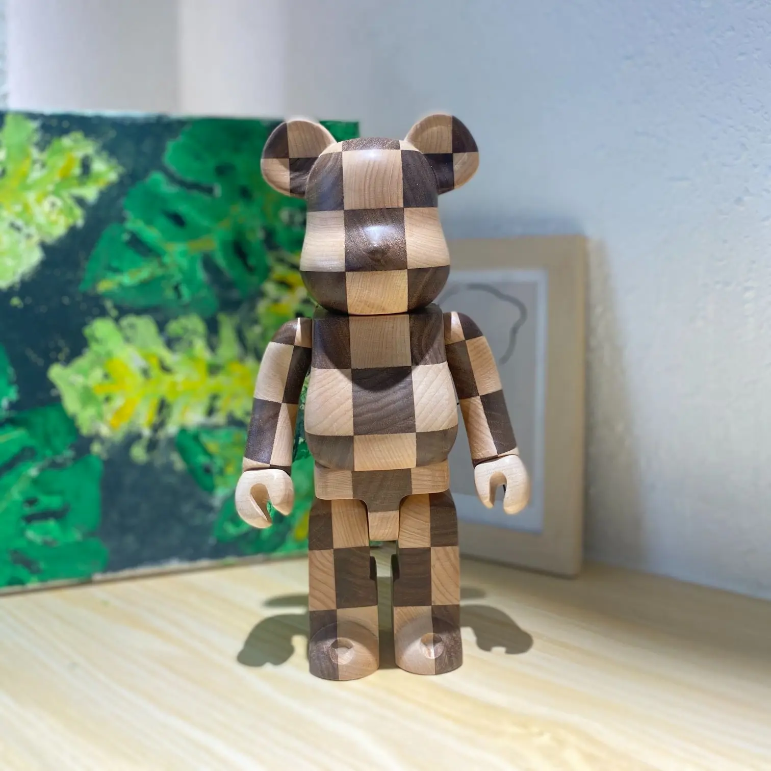 

Bearbrick Karimoku Chess 400% about 28cm high Wood North American black walnut North American maple wood collectible toy doll