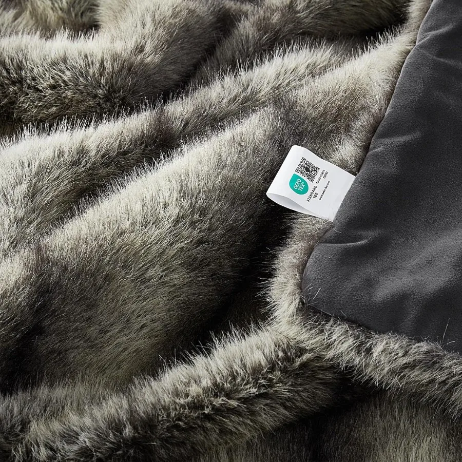 Highend Premium Fuzzy Faux Wolf Fur Throw Blanket 50 x 60 Luxury Cozy Accent Thick Animal Skin Fluffy Fox Blanket for Couch Sof
