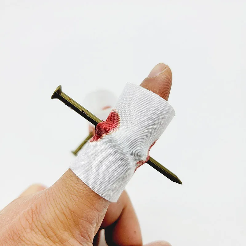 Kids Funny Prank Spider Box Fake Tongue Fake Finger Through Nail Snake Toys for Halloween Party Favors Decoration Prank Toy