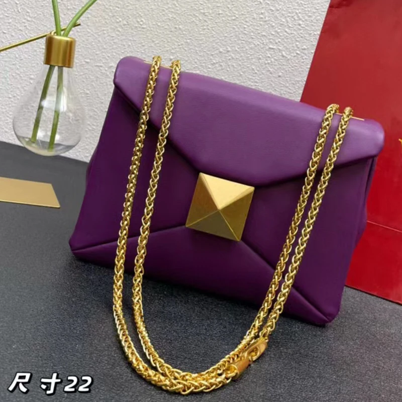 

Fashion vintage rivet clamshell leather shoulder bag Women's new small square bag fashion luxury multi-functional diagonal bag