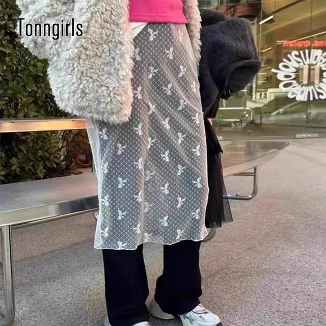 Look Elegante e Romântico com a Saia Vintage Floral da Tonngirls Look Elegante e Romântico com a Saia Vintage Floral da Tonngirls