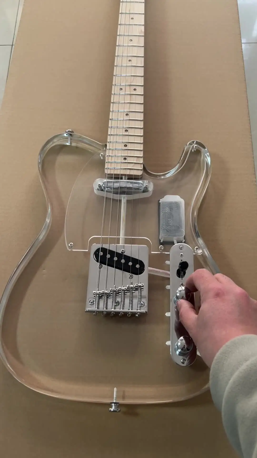 クラシックなアクリルエレキギター,LEDライト付き,高品質,透明