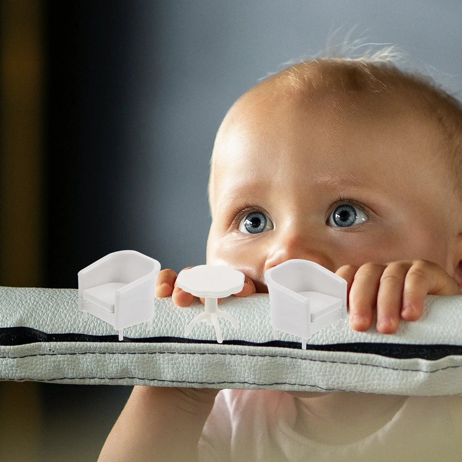 9Pcs 튼튼한 플라스틱 미니 테이블과 의자 세트 미니 하우스 장식을위한 미니어처 가구 모델 DIY 공예 프로젝트 디스플레이