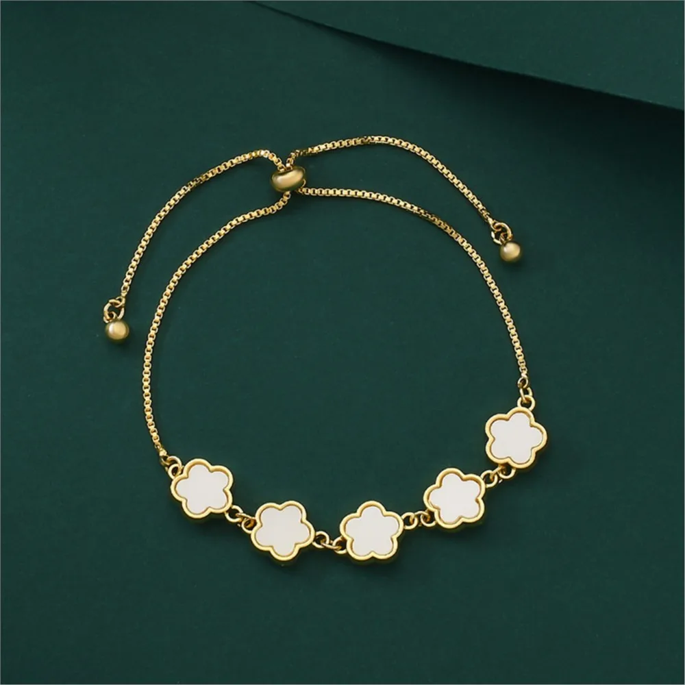 Elegant Adjustable Chic Five Flower Bracelet for Women Vinatge Floral Chain Bracelet Perfect for Casual Attire & Gifting