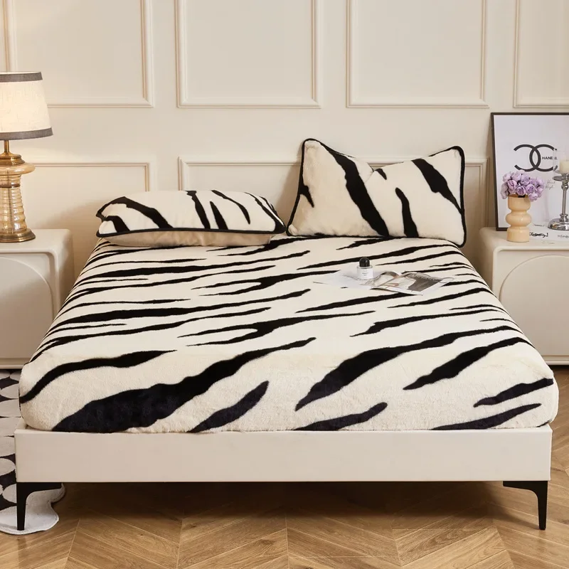Winter new tiger pattern fast warming imitation rabbit plush mattress thickened plush mattress protective cover dust-proof 6