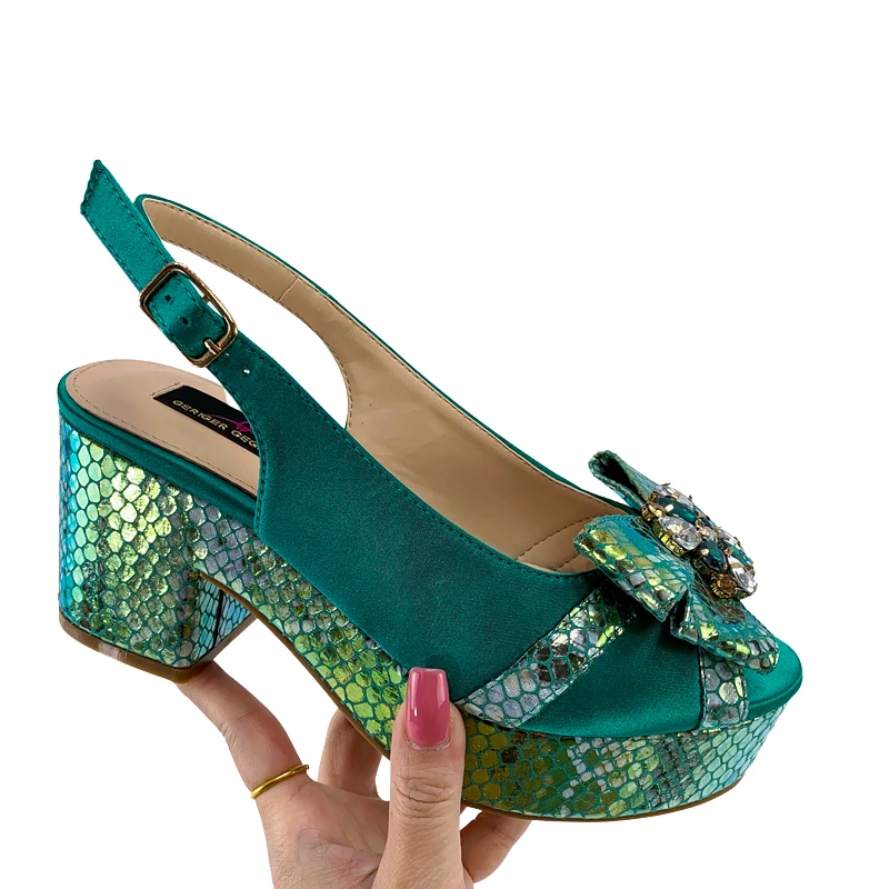 Fashion Top Italian Designers 2023 Luxury Round Toe Bright Diamond Bowtie Bling Summer Women's Platform Chunky High Heel Sandals