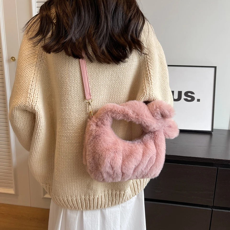 Small Plush Tote Women's Bag 2023 Winter Fluffy Messenger Bag Y2K Furry Pleated Handbag Faux Fur Shoulder Bag Knotted Cloud Bag