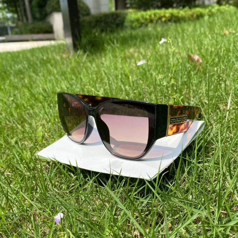 

Retro Fashion Cat Eye Sunglasses Women Vintage Geometry Decoration Cool Sun Glasses Ladies Girls Eyewear UV400 Lentes De Sol