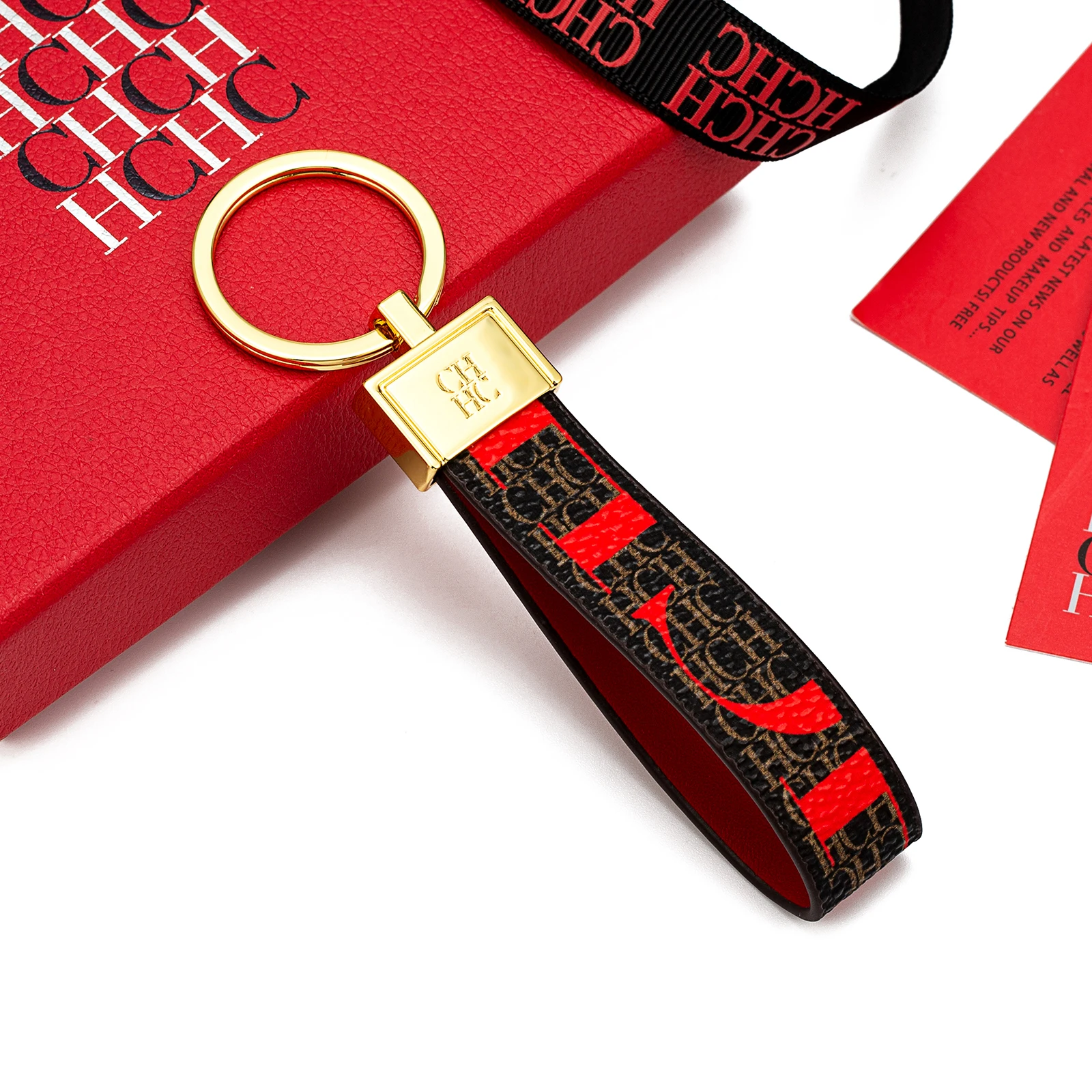 CH Monogram Print Leather Keychain Two Tone Red Edge Car Key Holder Unisex Fashion Bag Charm Luxury Accessory Pendant Keyring