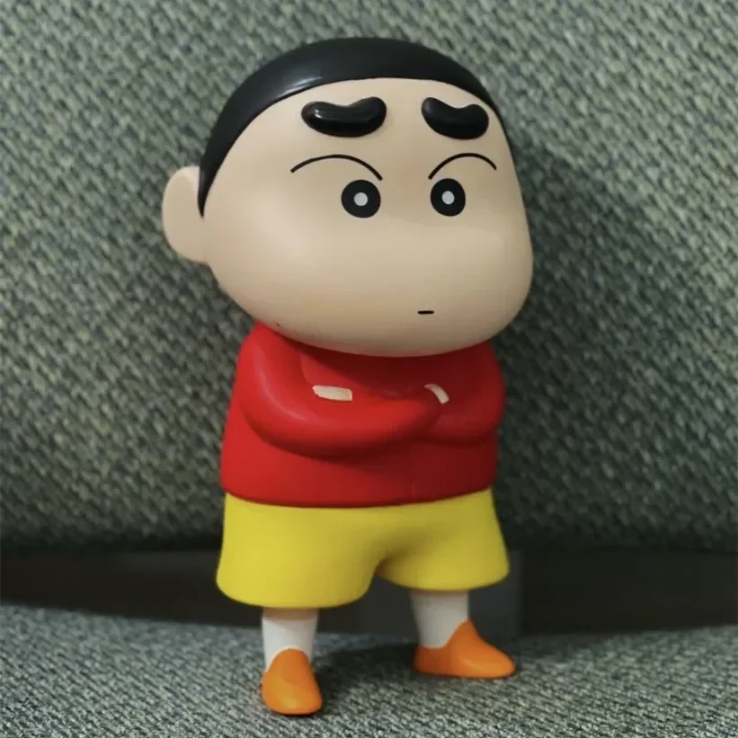 

23 см Crayon Shin-Chan Noob средняя красная злёная надменная обнимающая руки Модель Фигурки модные подарки домашние игрушки