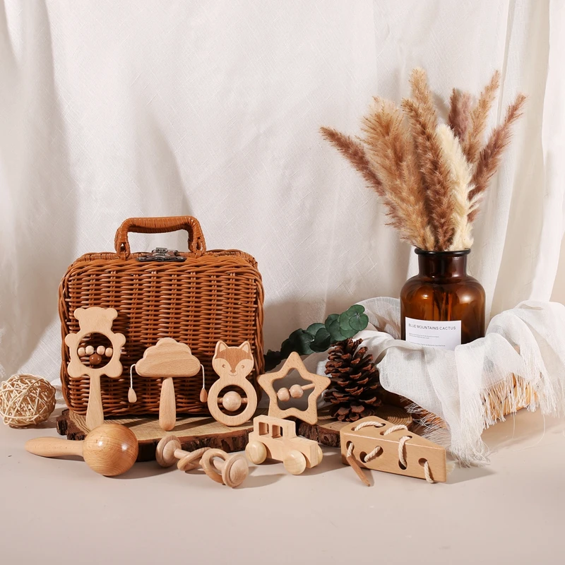 Wooden Baby Rattle Gift Set – Crochet Animal Toy & Montessori Keepsake Box