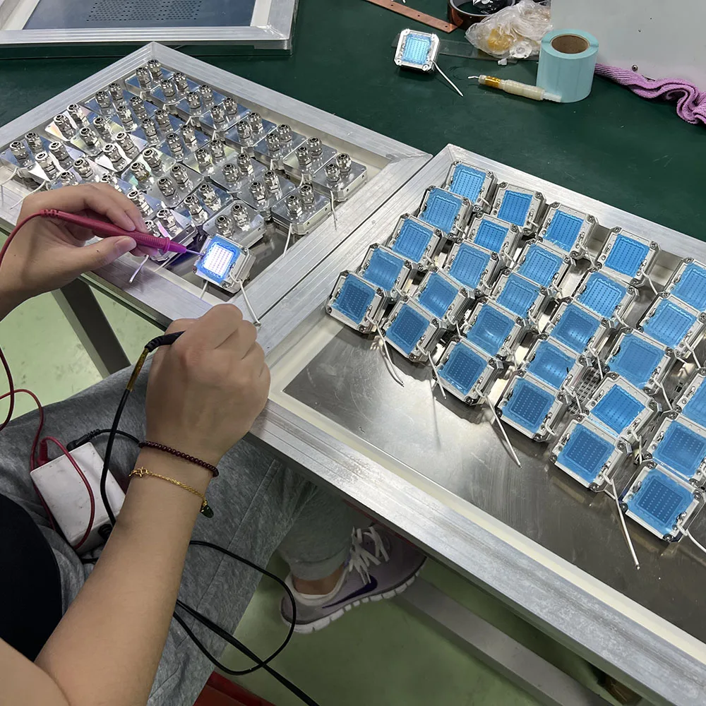 Рисунок 4 - Маленькие УФ-лампы для сушки чернил