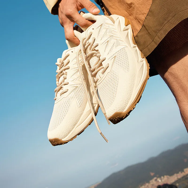 361 Degrees Yushan 2.0 Men Running Shoes Leather Hiking Cushioning