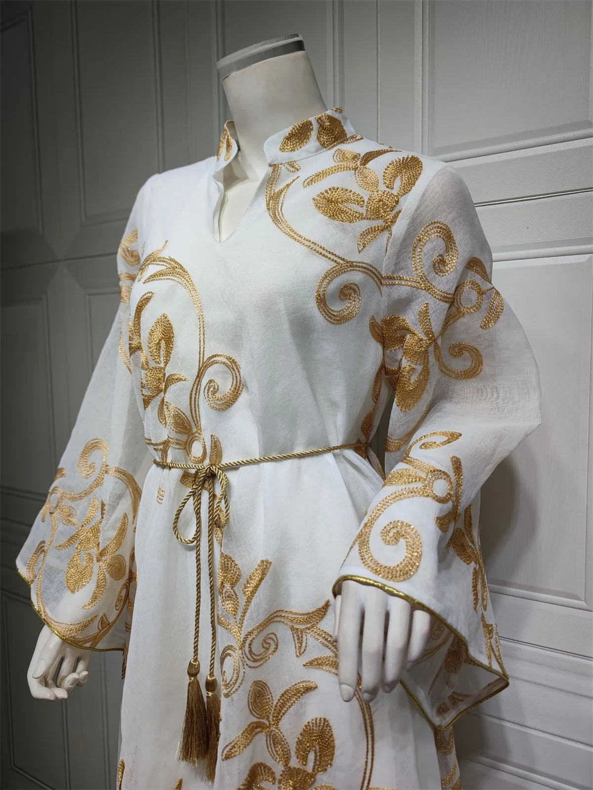 Muslim Woman Abaya Turkey New 2023 Floral Mesh Embroidery Belted Kaftan Big Hem Dress Ramadan Jalabiya