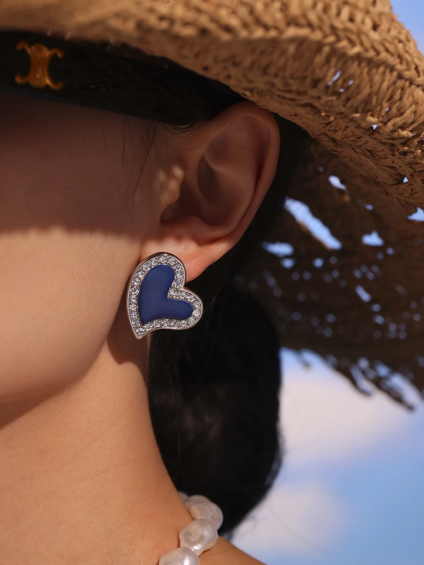 Modische blaue Emaille-Herz-Ohrringe für Frauen, 316 Edelstahl, vergoldeter Zirkon, luxuriöse Ohrstecker für Mädchen, exquisiter Schmuck – Detail 4