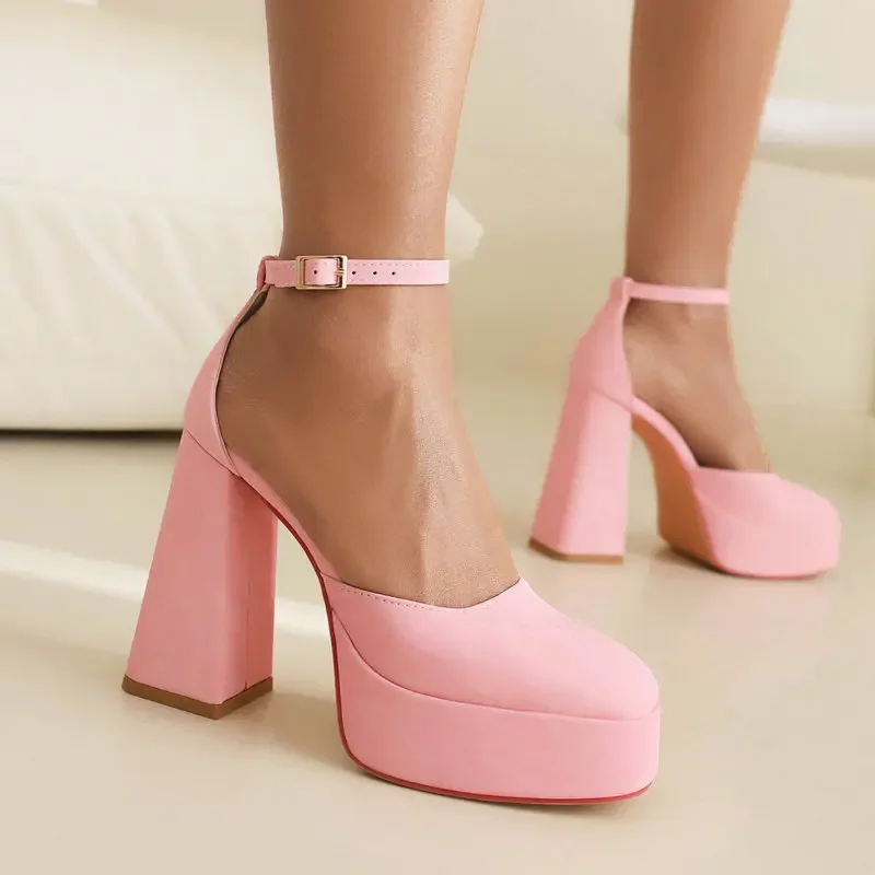 Guess Pumps met blokhak, model 'ZANLY' in beige online kopen | P&C
